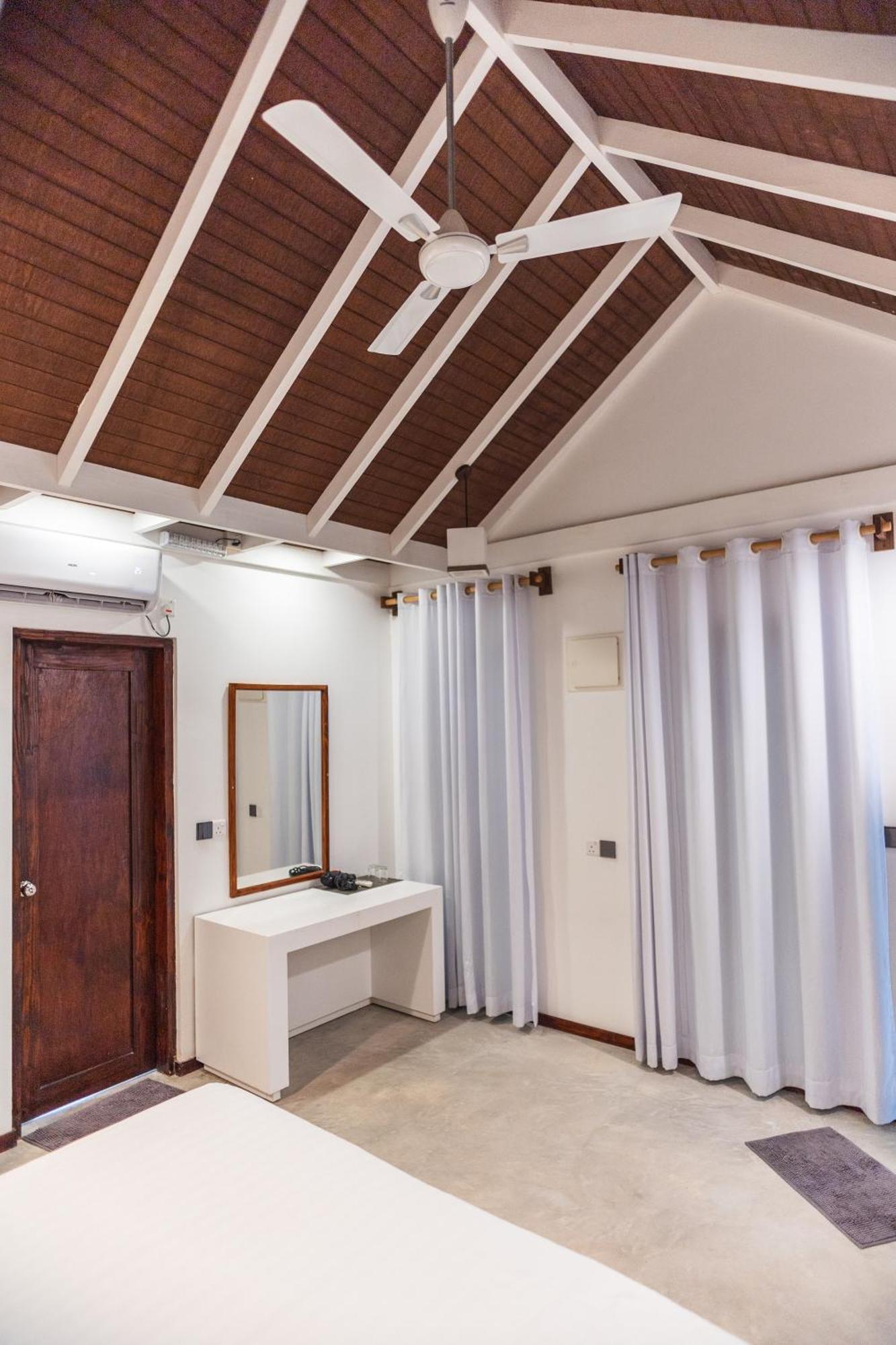 Brickwood Ganduvaru Private Villas Rasdhoo 外观 照片